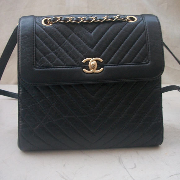 Authentic CHANEL Chevron Backpack bag Gorgeous - Picture 1 of 6